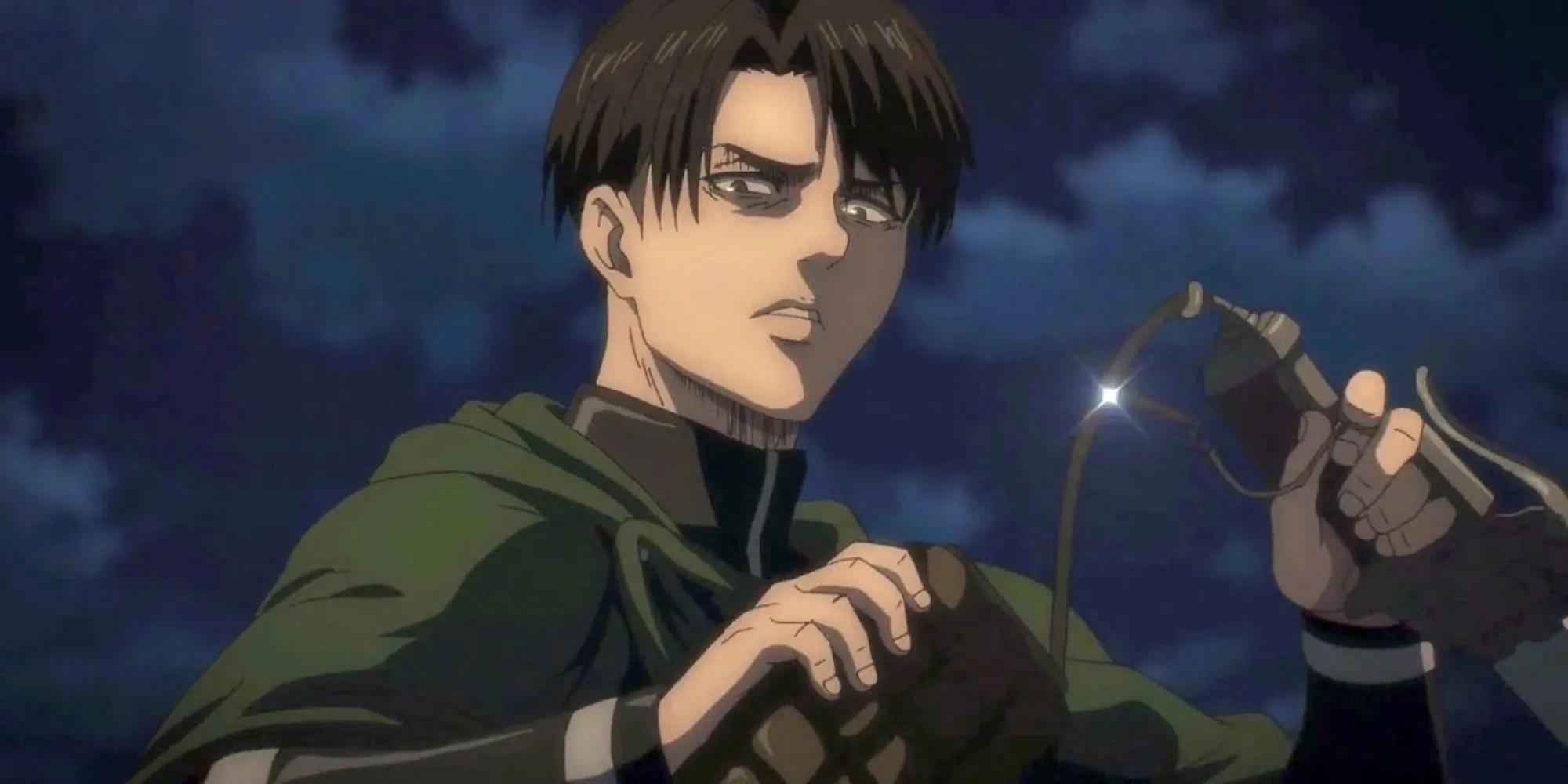 Captain Levi Ackerman sử dụng bộ cơ động lập thể trong Attack on Titan