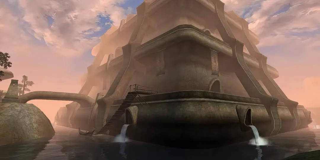 Nước chảy bao quanh thành phố Vivec với kiến trúc canton đồ sộ trong Morrowind.