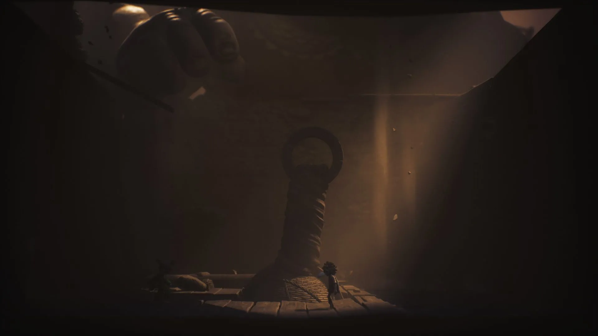 Lục lạc em bé mở đường ra ngoài - khu vực chứa quạ 7-10 Little Nightmares 3