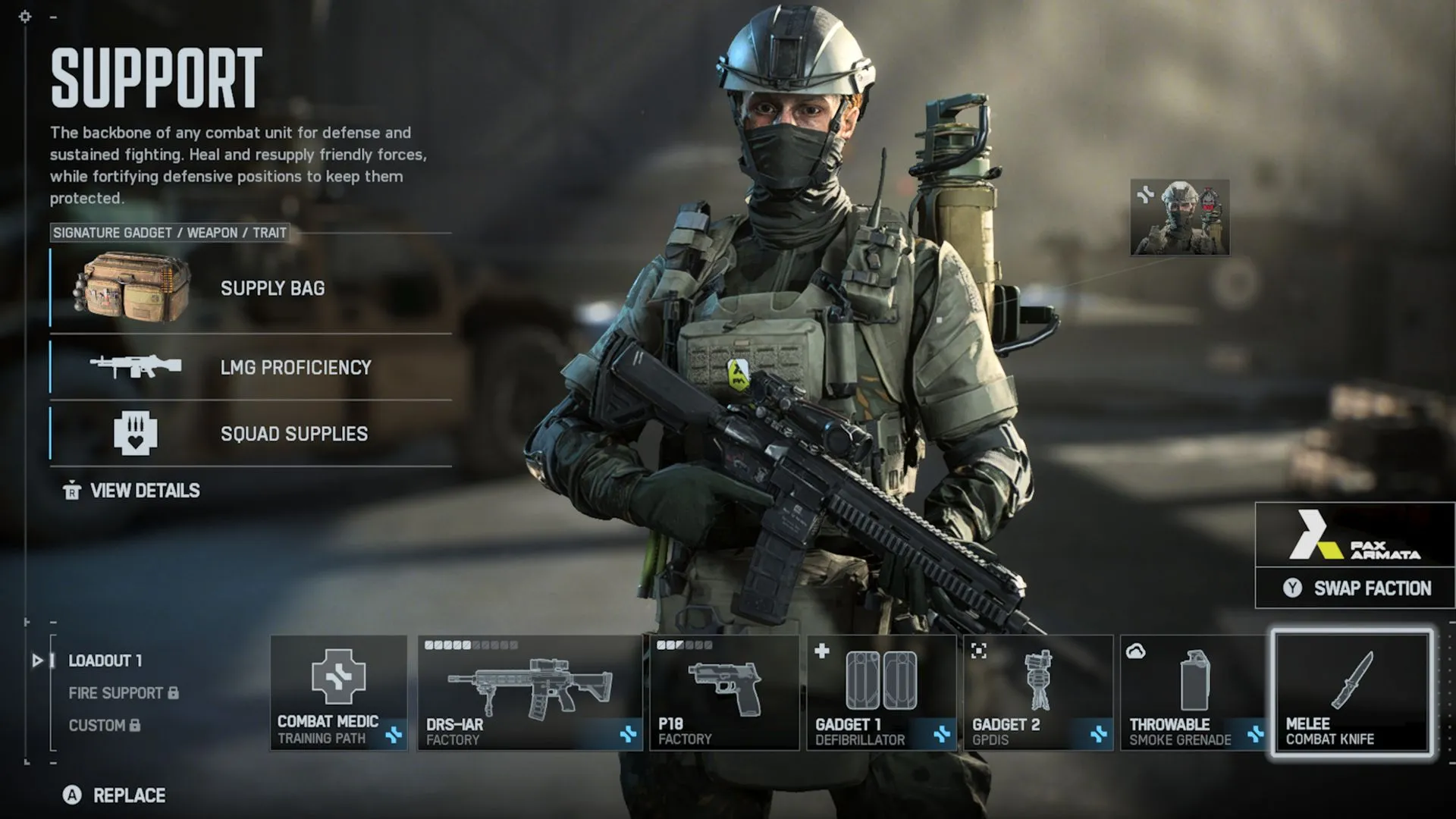 Support bố trí supply bag và defibrillator, giữ đồng đội trong vòng chiến liên tục