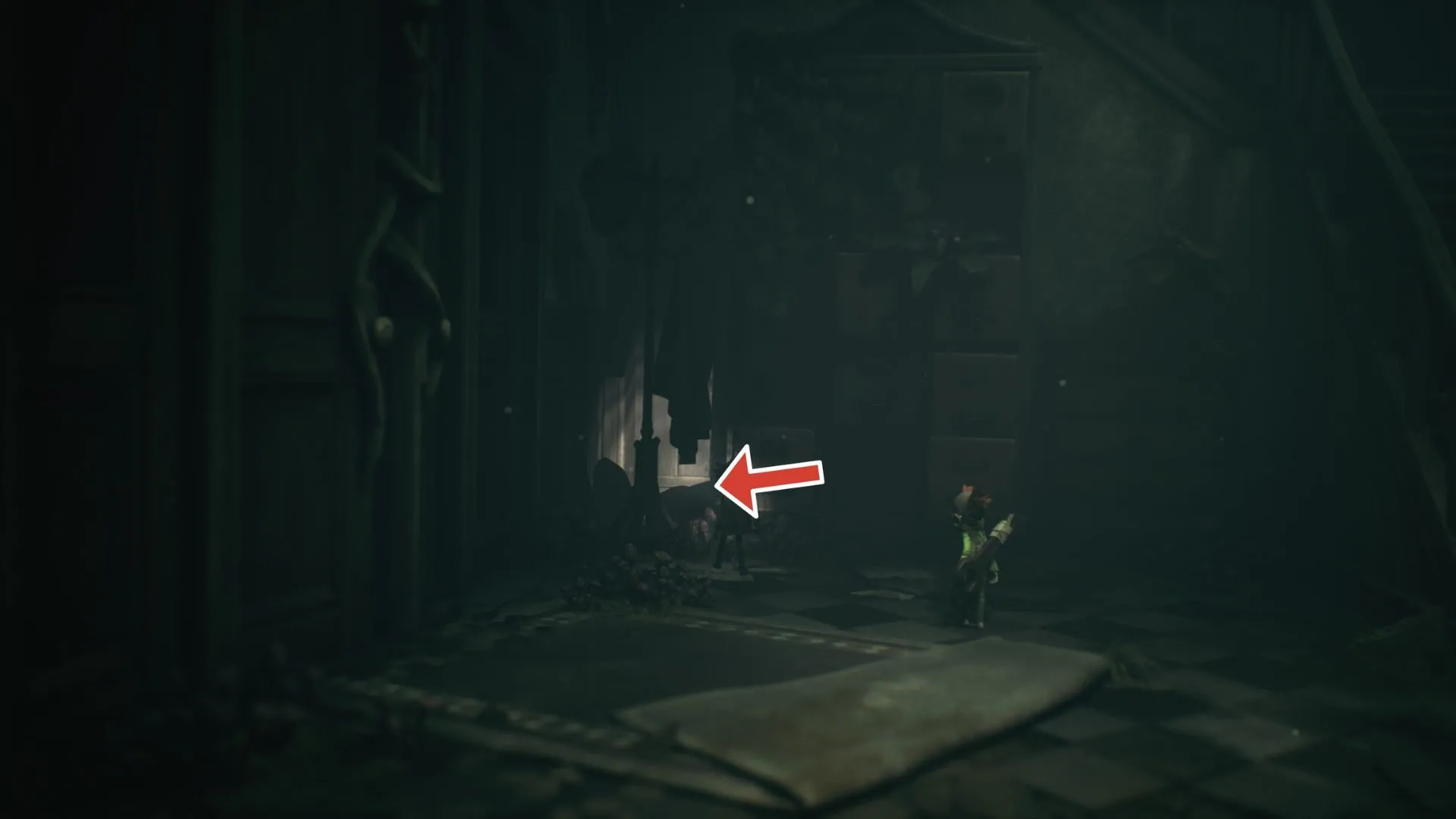 Vị trí Ma #4 ở góc phòng cạnh tủ và móc treo sau khi leo qua cửa sổ